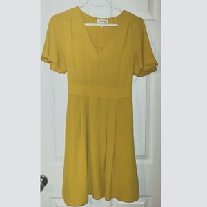 Monteau Short Dress. Mustard Yellow. Size Medium.